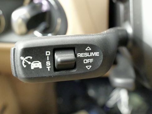 Used 2025 Porsche Macan image 54