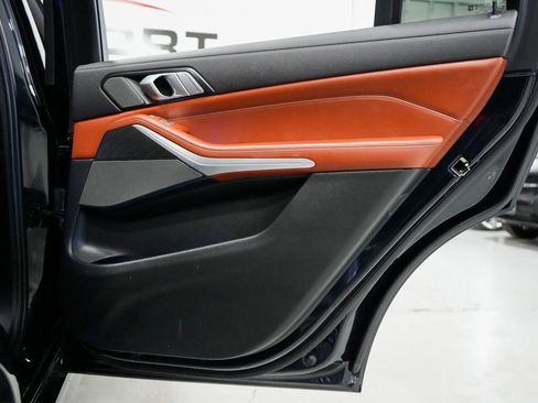 Used 2022 BMW X7 M50i w/ Dynamic Handling Package image 25