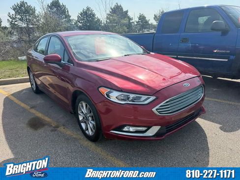 Used 2017 Ford Fusion SE w/ Fusion SE Technology Package image 1
