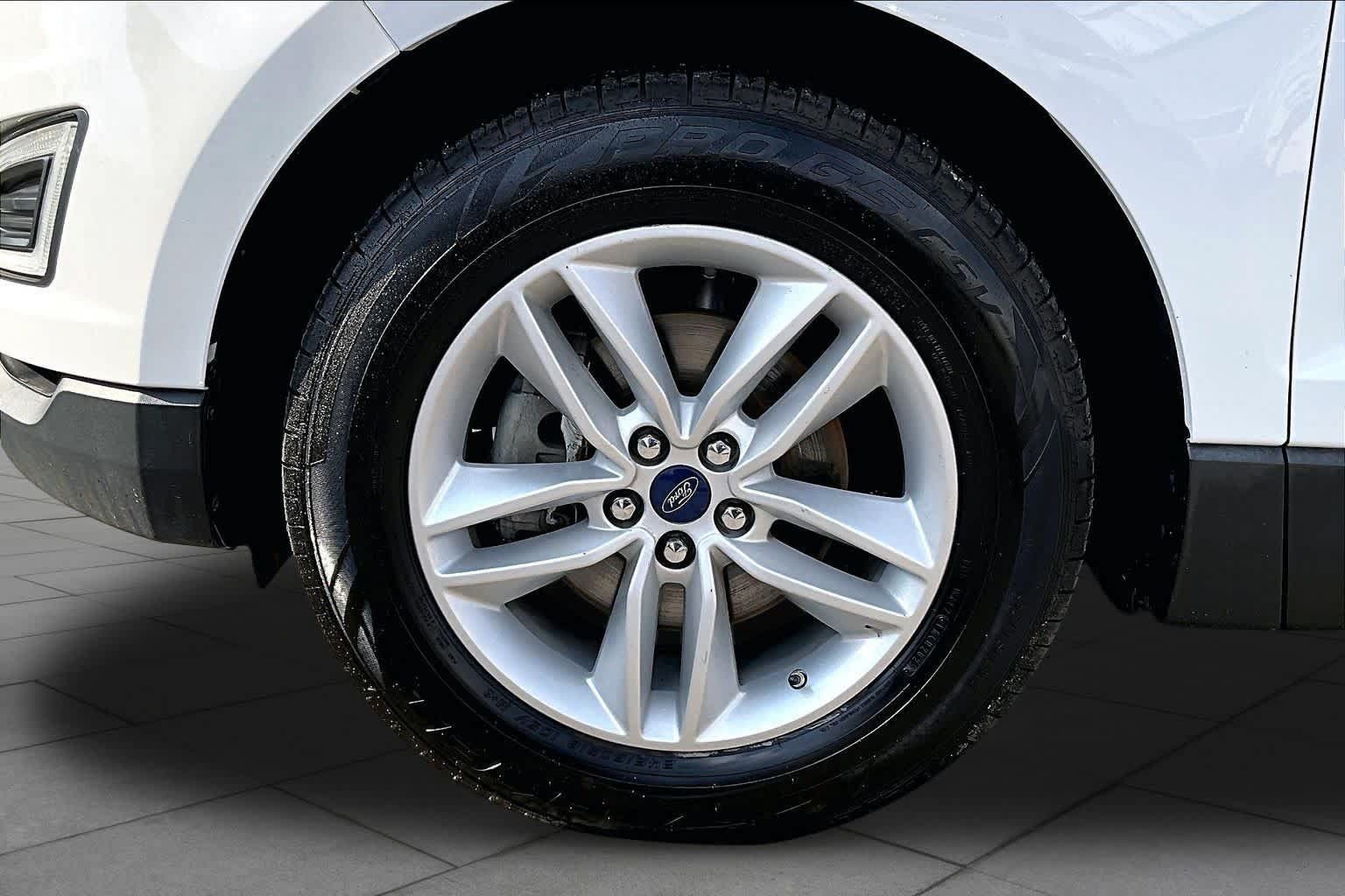 Used 2017 Ford Edge SEL FWD image 11