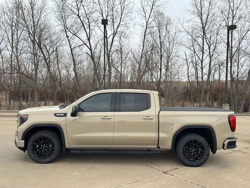 Used 2022 GMC Sierra 1500 Elevation w/ Elevation Premium Package image 2