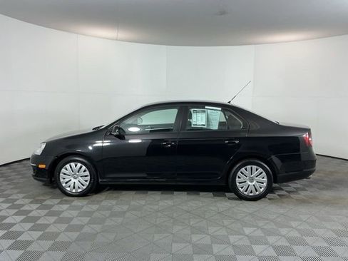 Used 2010 Volkswagen Jetta S image 8