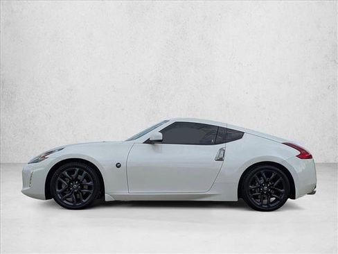 Used 2020 Nissan 370Z Coupe image 8