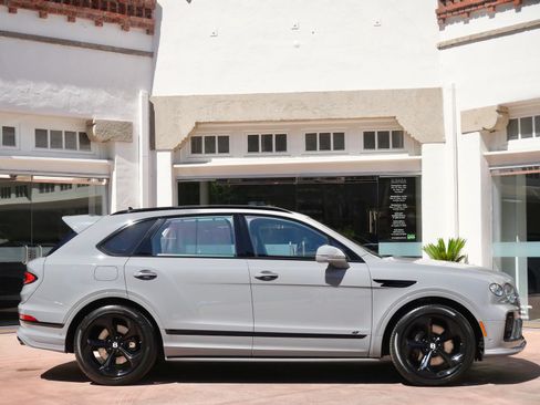 Used 2023 Bentley Bentayga AWD/4WD image 5