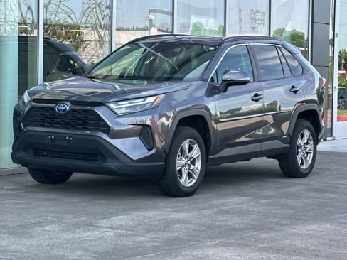 Used 2023 Toyota RAV4 LE AWD/4WD image 7