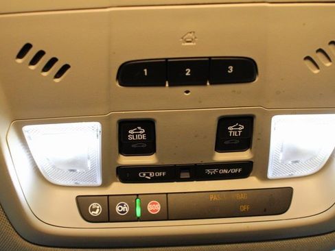 Used 2019 Buick Enclave Essence image 26