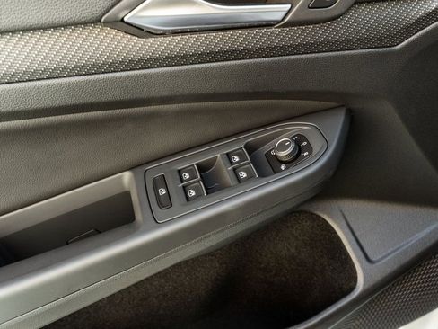 Used 2024 Volkswagen Golf R image 16