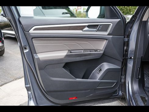 Used 2022 Volkswagen Atlas SE w/ Panoramic Sunroof Package AWD/4WD image 25