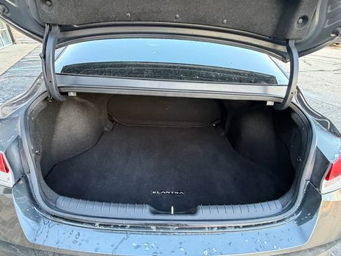 Used 2023 Hyundai Elantra SEL w/ Cargo Package image 18