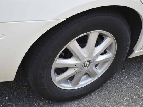 Used 2005 Buick LaCrosse CXL FWD image 33