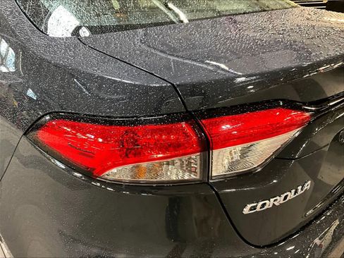 Used 2025 Toyota Corolla LE image 34