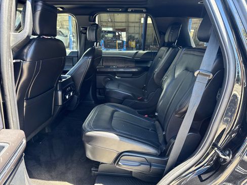 Used 2018 Ford Expedition Limited AWD/4WD image 25