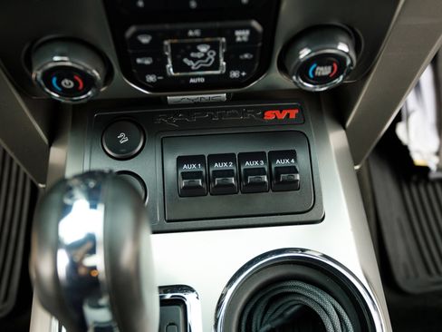 Used 2013 Ford F150 Raptor w/ Luxury Equipment Group image 37