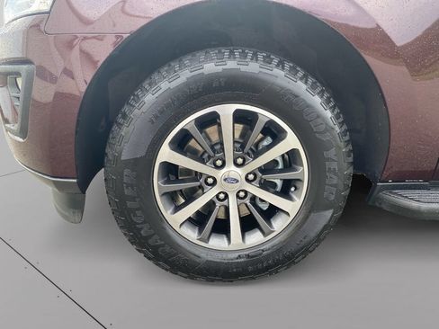 Certified 2020 Ford Expedition XLT w/ Equipment Group 201A AWD/4WD image 9