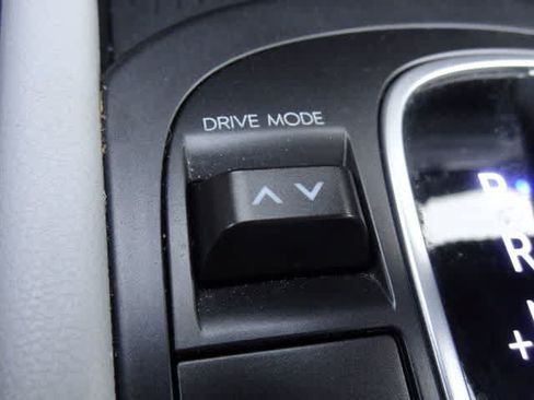 Used 2025 Hyundai Kona SEL FWD image 30