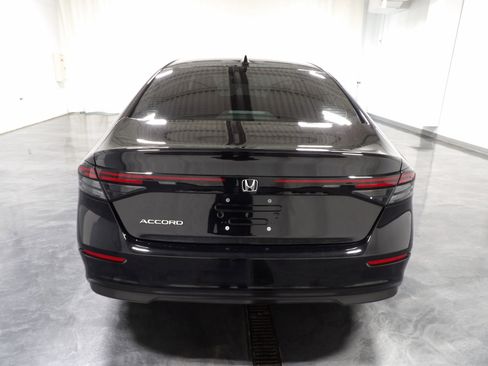 Used 2025 Honda Accord SE image 4