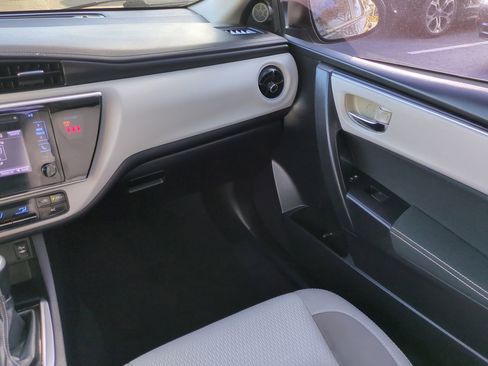 Used 2018 Toyota Corolla LE image 16