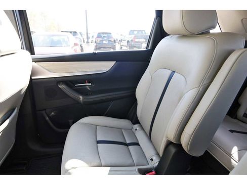 Used 2025 MAZDA CX-90 3.3 Turbo w/ Preferred Package image 9