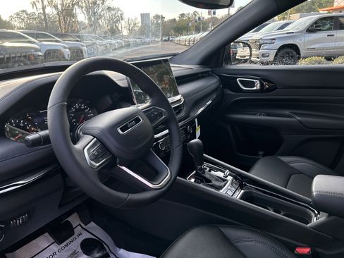 New 2026 Jeep Compass Latitude image 15