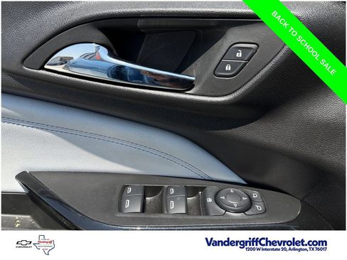 Used 2025 Chevrolet Trax LT w/ Driver Confidence Package FWD image 22