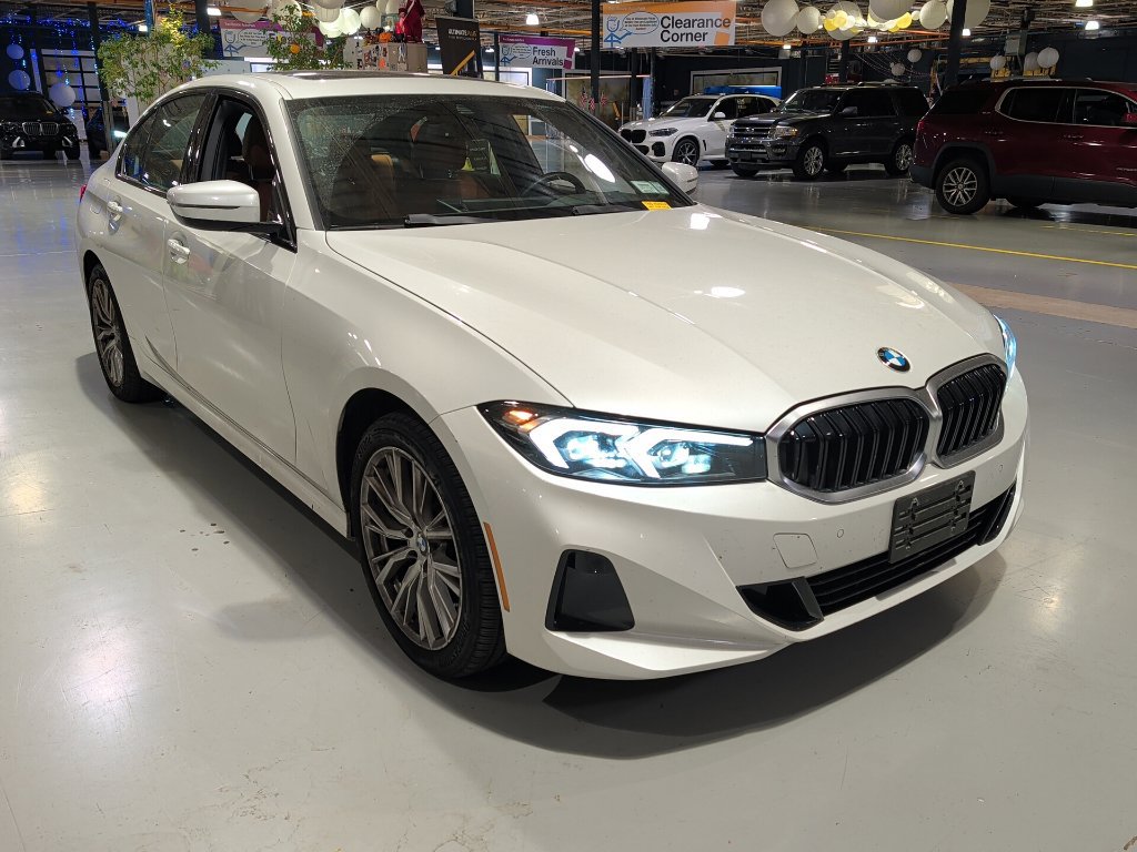 Certified 2023 BMW 330i xDrive Sedan w/ Premium Package AWD/4WD image 6