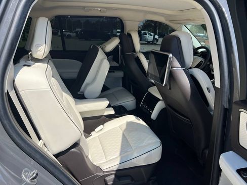 Used 2022 Lincoln Aviator Black Label w/ Dynamic Handling Package AWD/4WD image 17