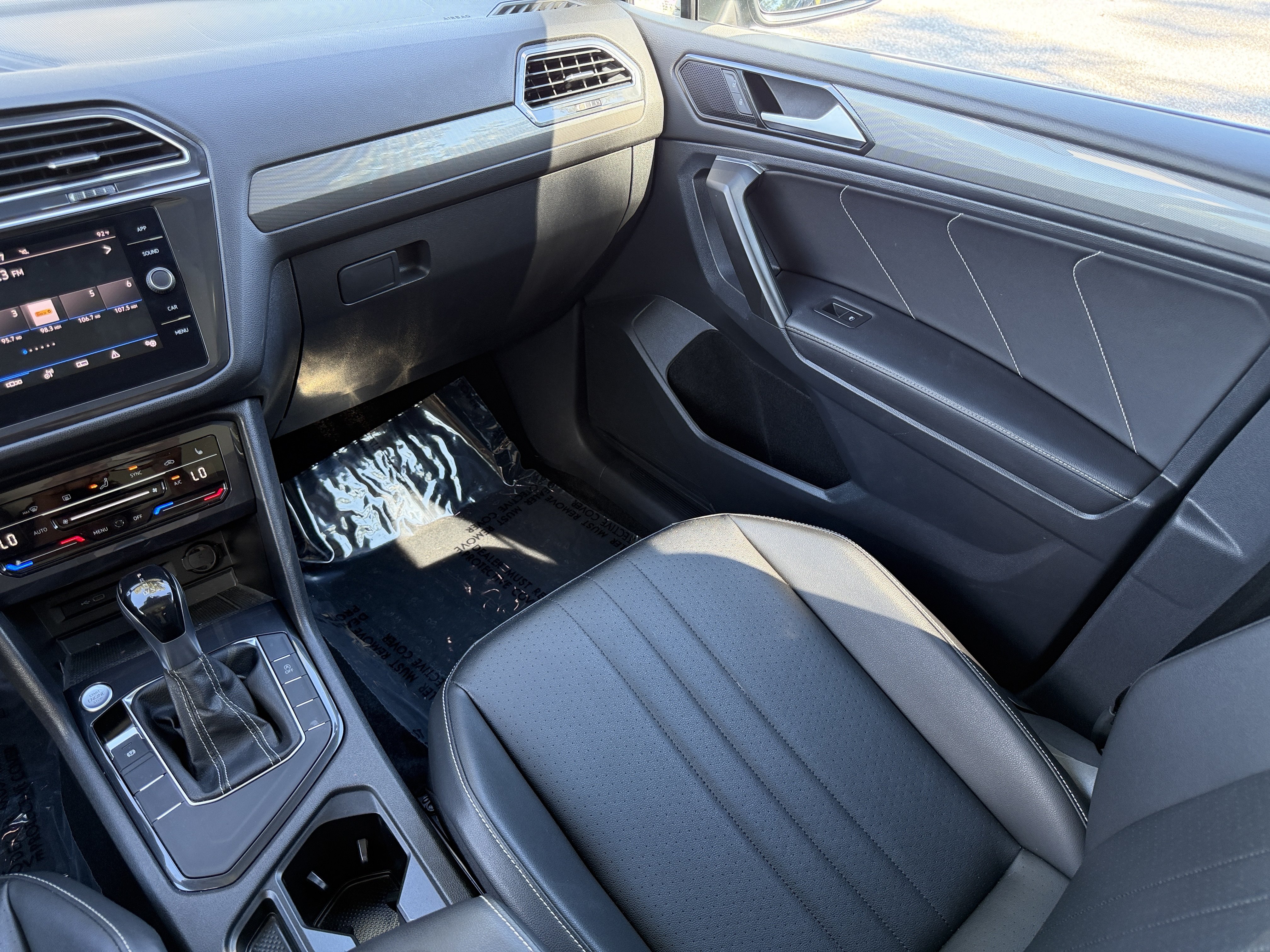 Certified 2022 Volkswagen Tiguan SE FWD image 16