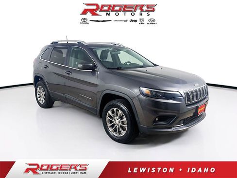 Used 2019 Jeep Cherokee Latitude Plus w/ Cold Weather Group AWD/4WD image 1