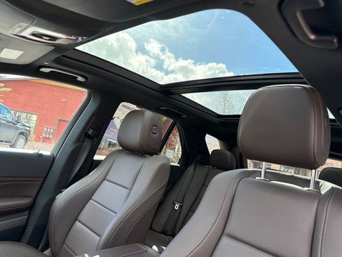 Used 2021 Mercedes-Benz GLE 350 4MATIC image 11