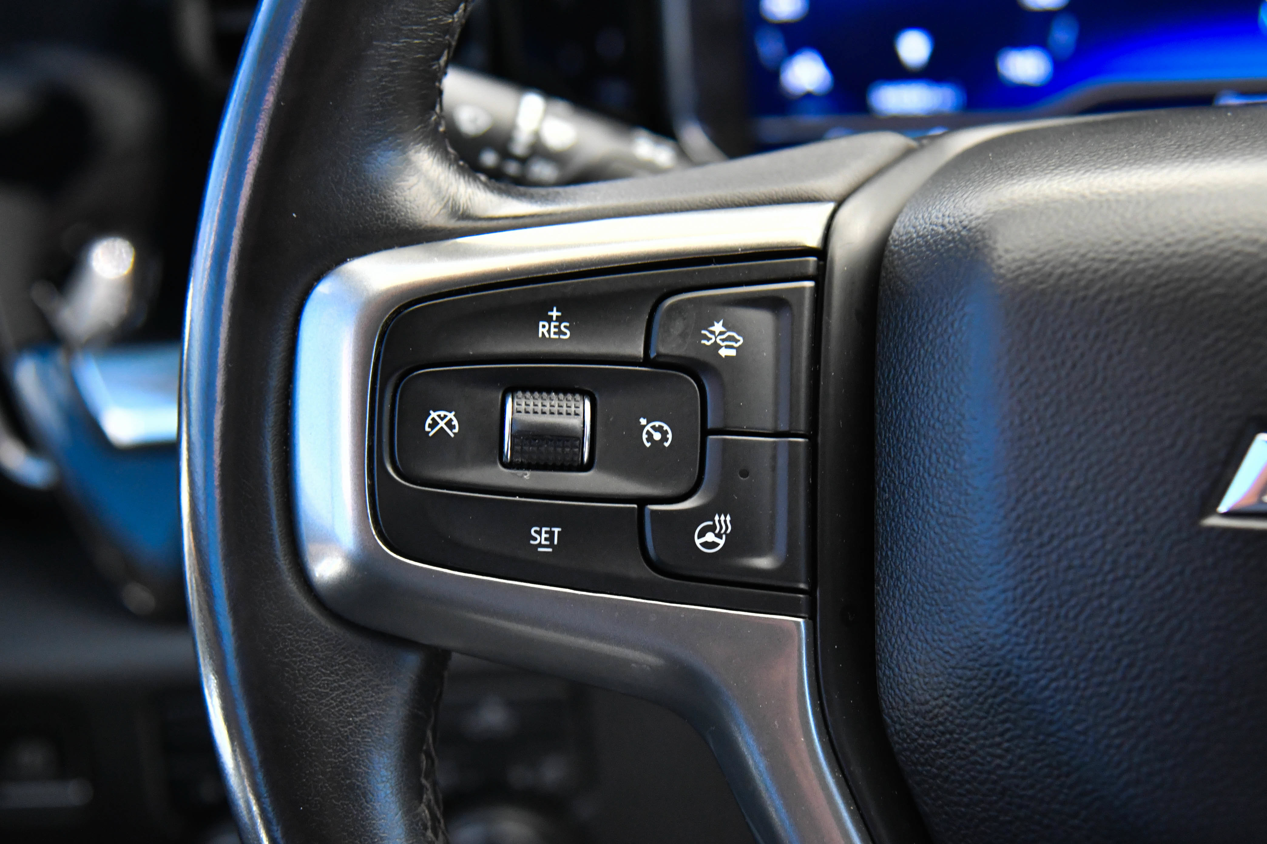 Used 2022 Chevrolet Silverado 1500 LT AWD/4WD image 31