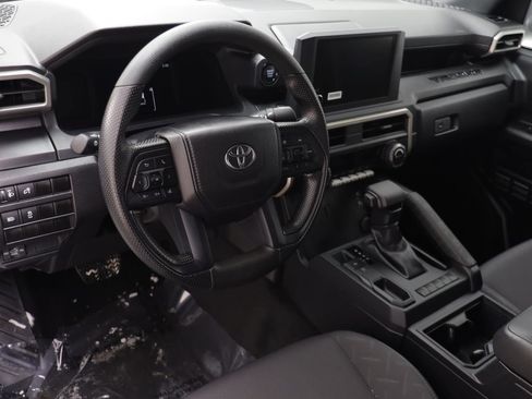 Used 2025 Toyota Tacoma SR image 6