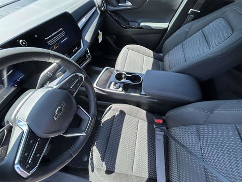 New 2026 Chevrolet Equinox LT FWD image 9