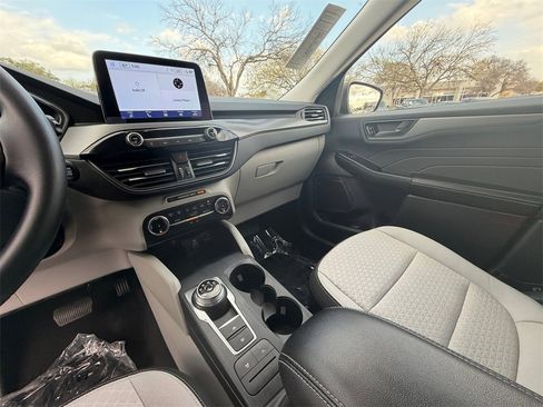 Used 2024 Ford Escape Active image 15