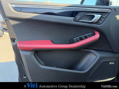 Used 2024 Porsche Macan S image 16