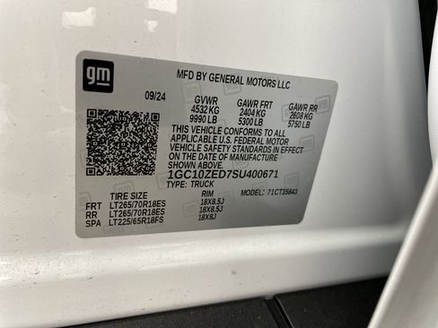 New 2025 Chevrolet Silverado EV LT image 94