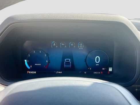 Used 2025 Ford F150 Lariat w/ Equipment Group 501A Mid image 12