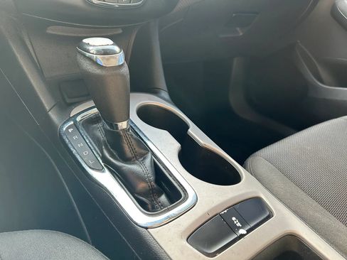 Used 2017 Chevrolet Cruze LS FWD image 23