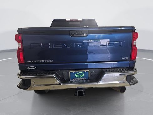Used 2020 Chevrolet Silverado 2500 LTZ w/ LTZ Premium Package AWD/4WD image 5