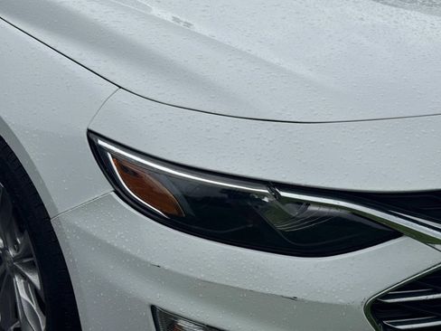 Used 2022 Chevrolet Malibu LT FWD image 3