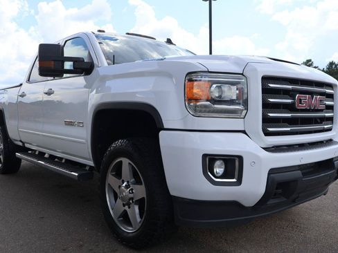 Used 2018 GMC Sierra 2500 SLT w/ Duramax Plus Package AWD/4WD image 5