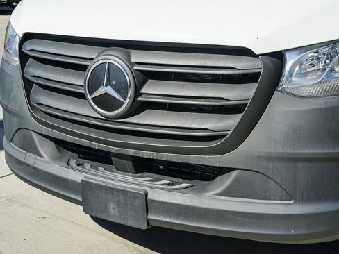 New 2024 Mercedes-Benz eSprinter 170 Cargo image 8