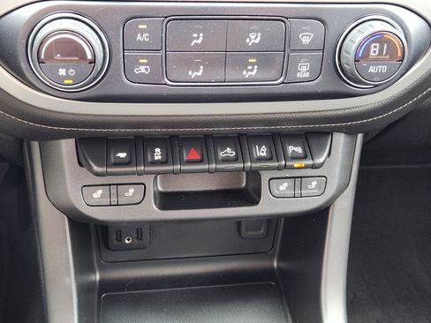 Used 2020 GMC Canyon SLT w/ Driver Alert Package image 18