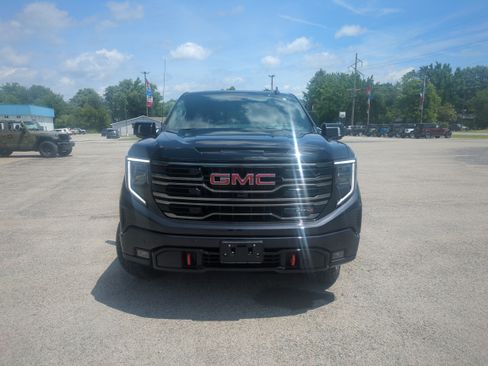 Used 2025 GMC Sierra 1500 AT4 w/ AT4 Premium Package AWD/4WD image 6