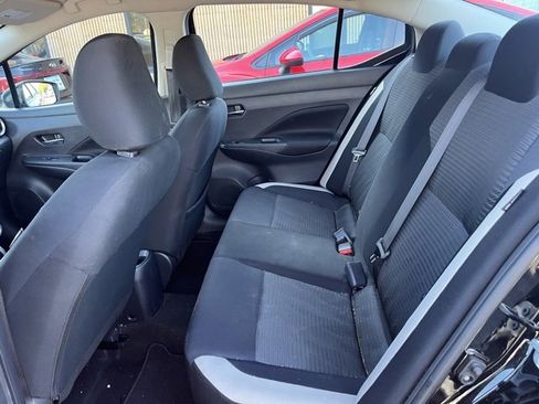 Used 2022 Nissan Versa SV image 10