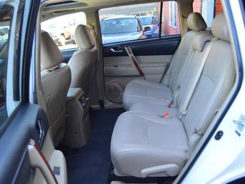 Used 2013 Toyota Highlander Limited image 49