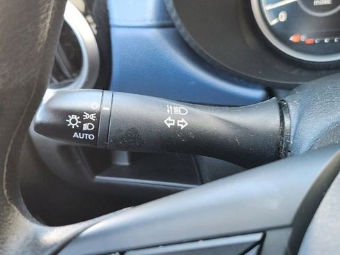 Used 2025 Nissan Versa SV image 20