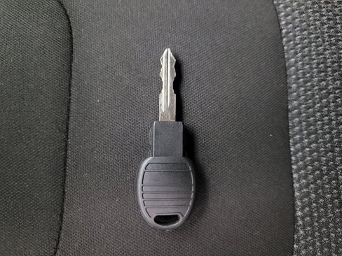 Used 2019 Jeep Cherokee Latitude w/ Cold Weather Group image 32