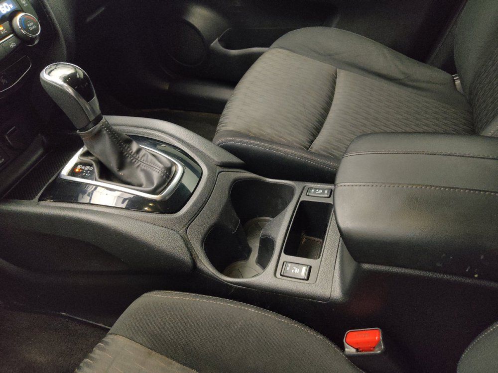 Used 2017 Nissan Rogue SV FWD image 26