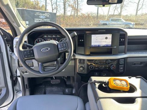 New 2026 Ford F550 XL 4WD Crew 12ft Landscape Bod image 30