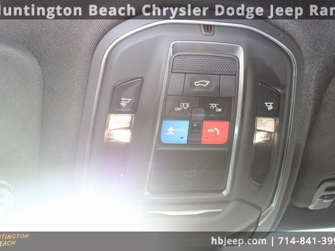 Used 2022 Jeep Wagoneer Series III image 32